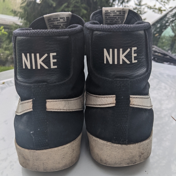 Nike suede high tops with elastic laces -- women's -- 9.5 US | UK 7 | EUR 41 - Picture 8 of 10